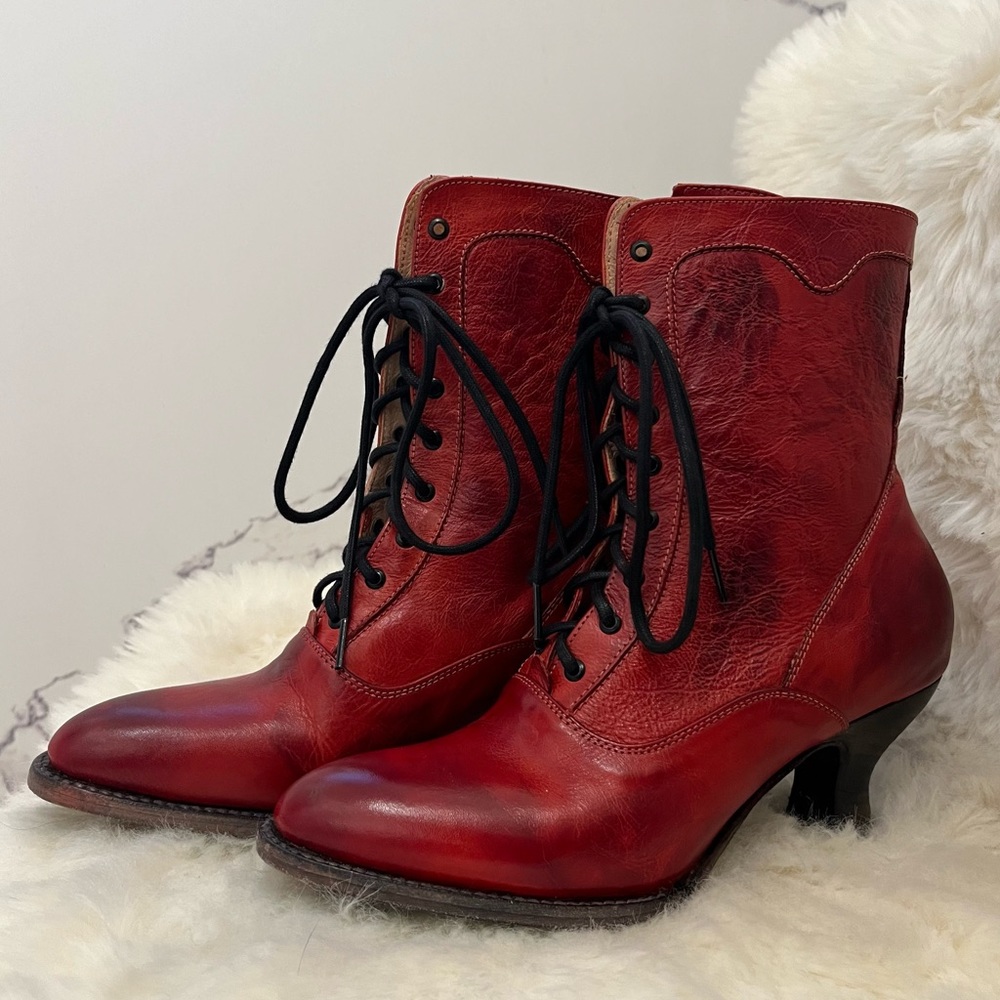 Authentic Oak Tree Farms ‘Eleanor’ boots in Red Rustic, size US 9